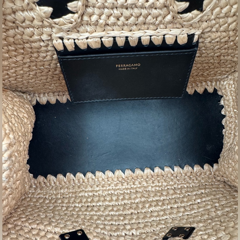 Ferragamo Hug Bag XS - Picture 15 of 15